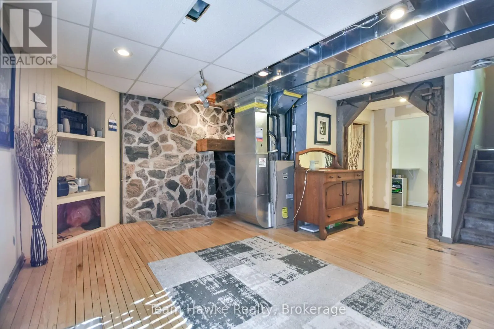 40 ST. LAURENT BOULEVARD