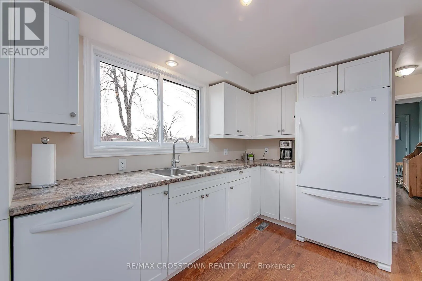 122 MARSHALL STREET S