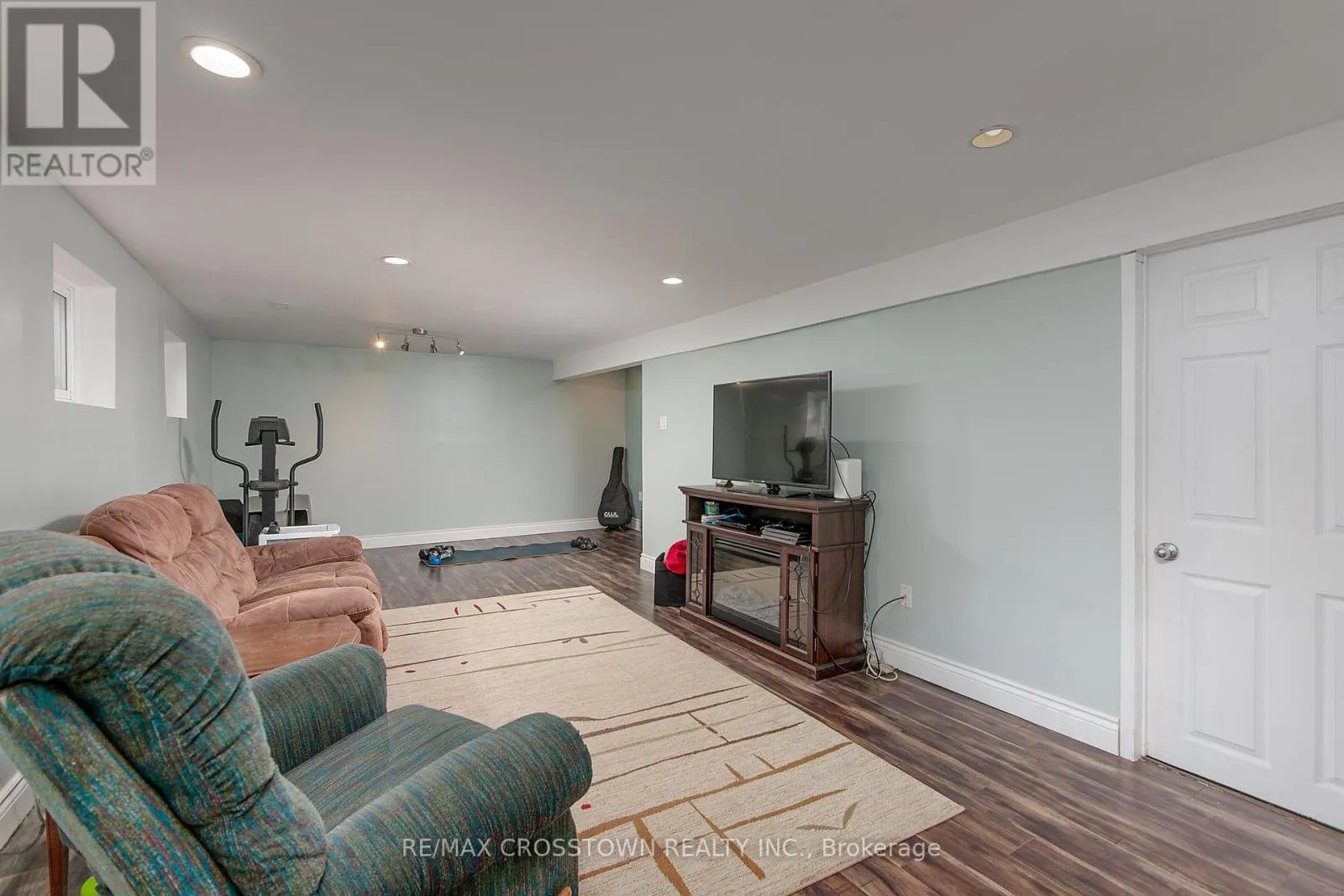 122 MARSHALL STREET S
