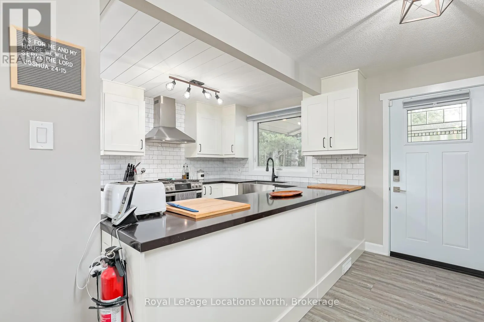 1628 RIVER ROAD W