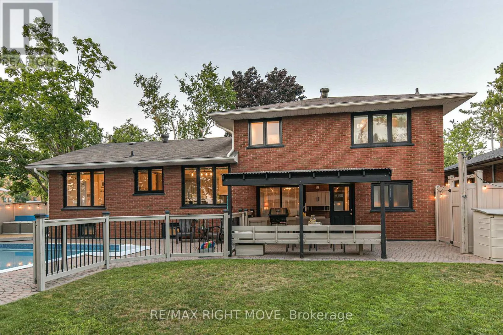 457 PETER STREET N