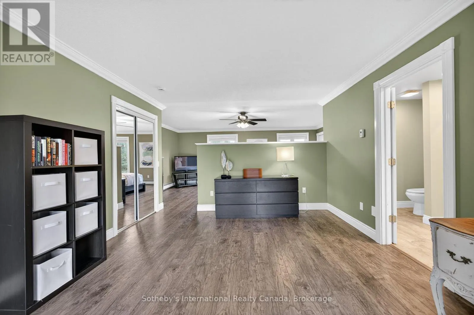 79 CAROLINE STREET W