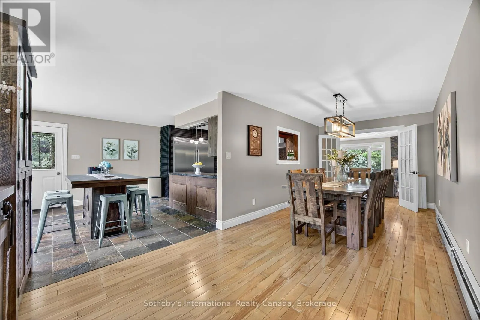 79 CAROLINE STREET W