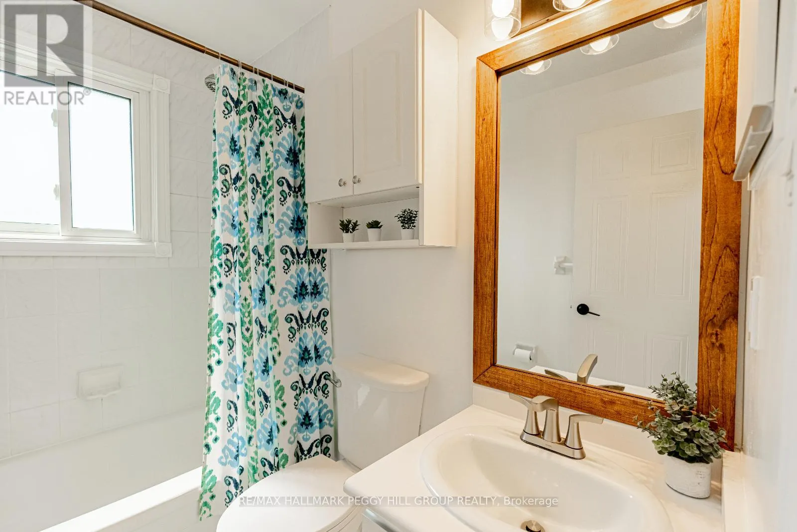 40 GRASETT CRESCENT