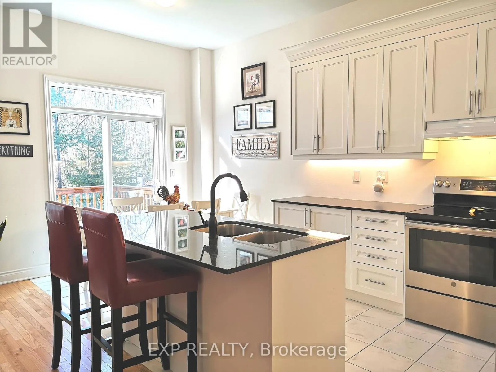 22 FARWELL AVENUE