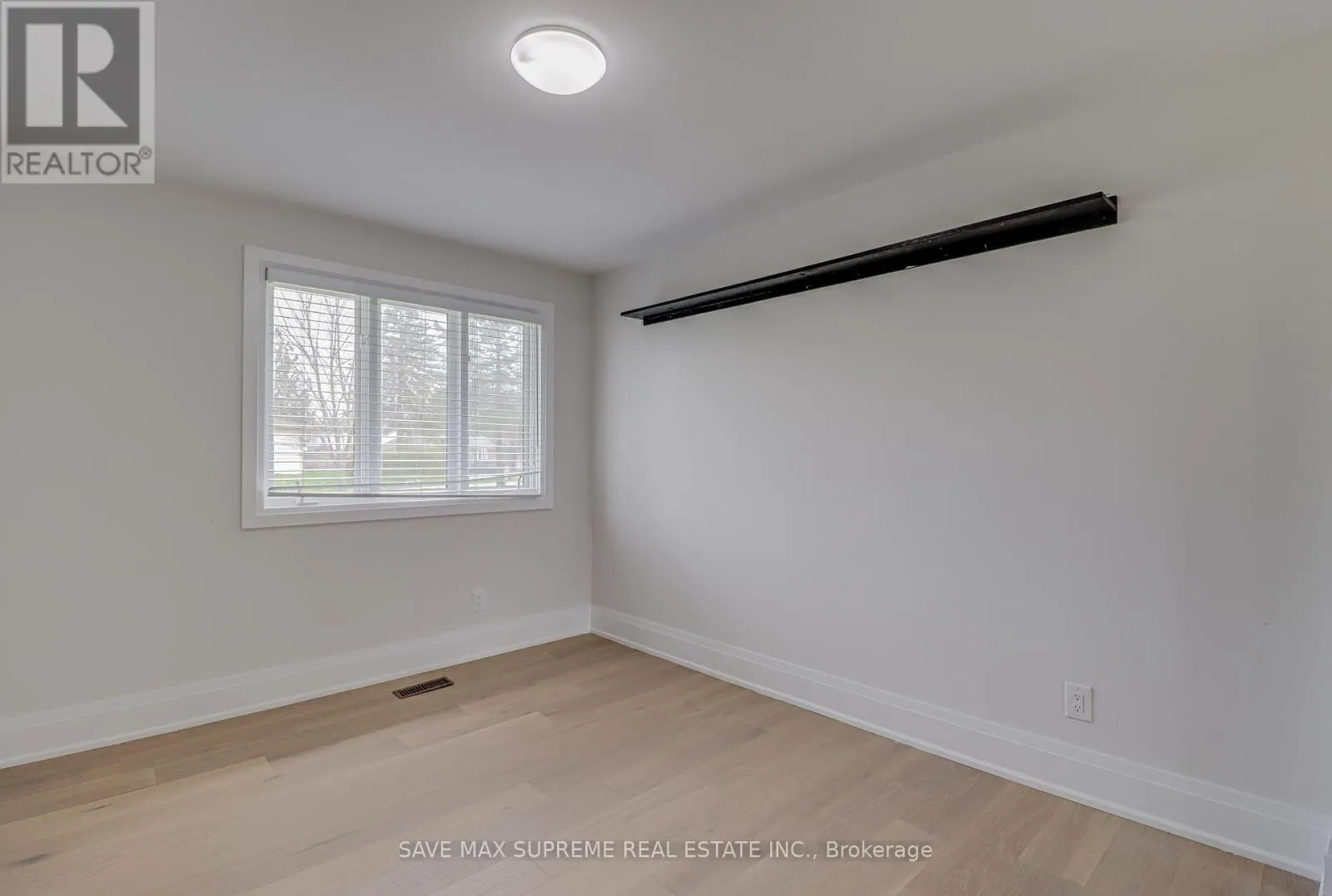 10 CURTISS COURT