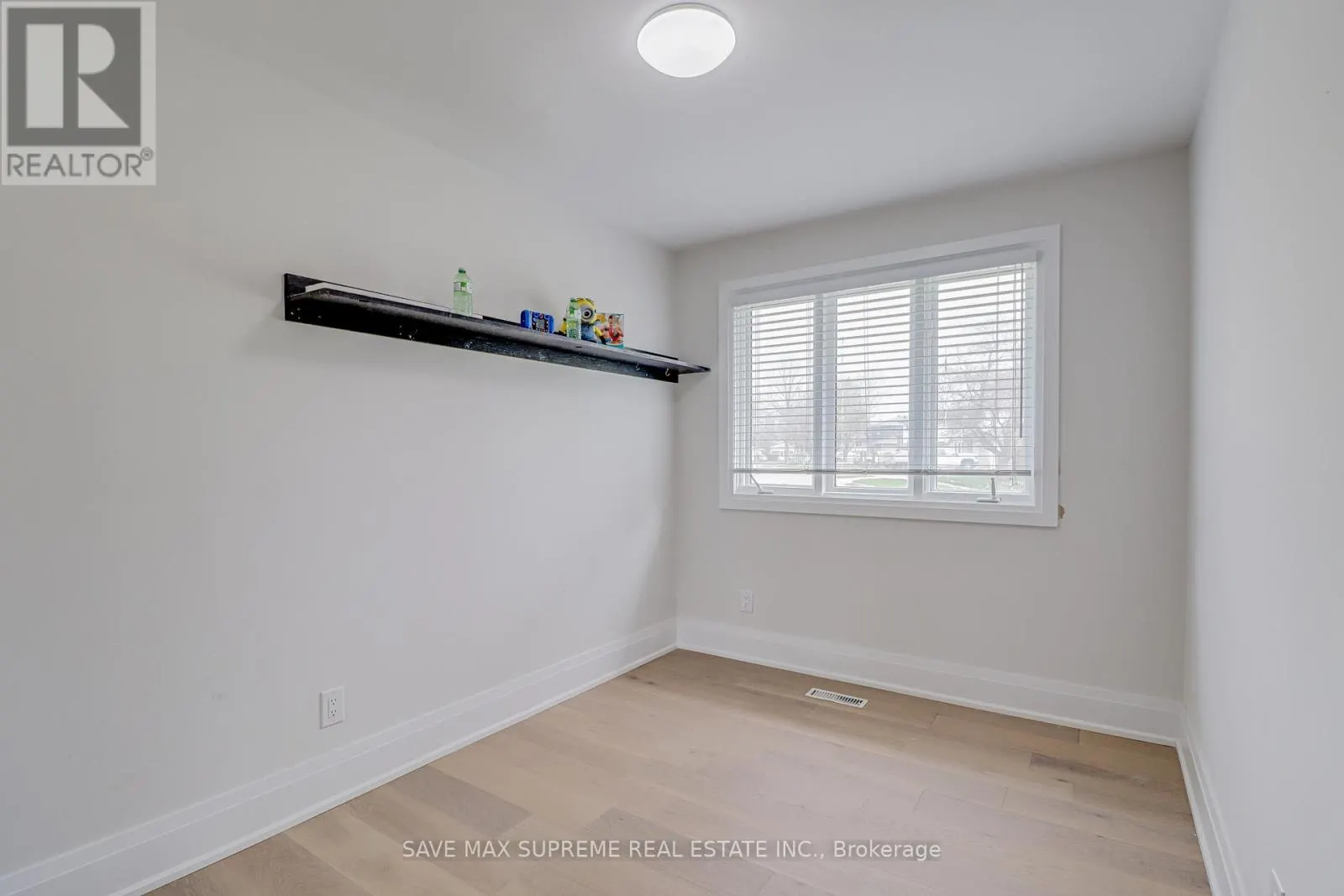 10 CURTISS COURT