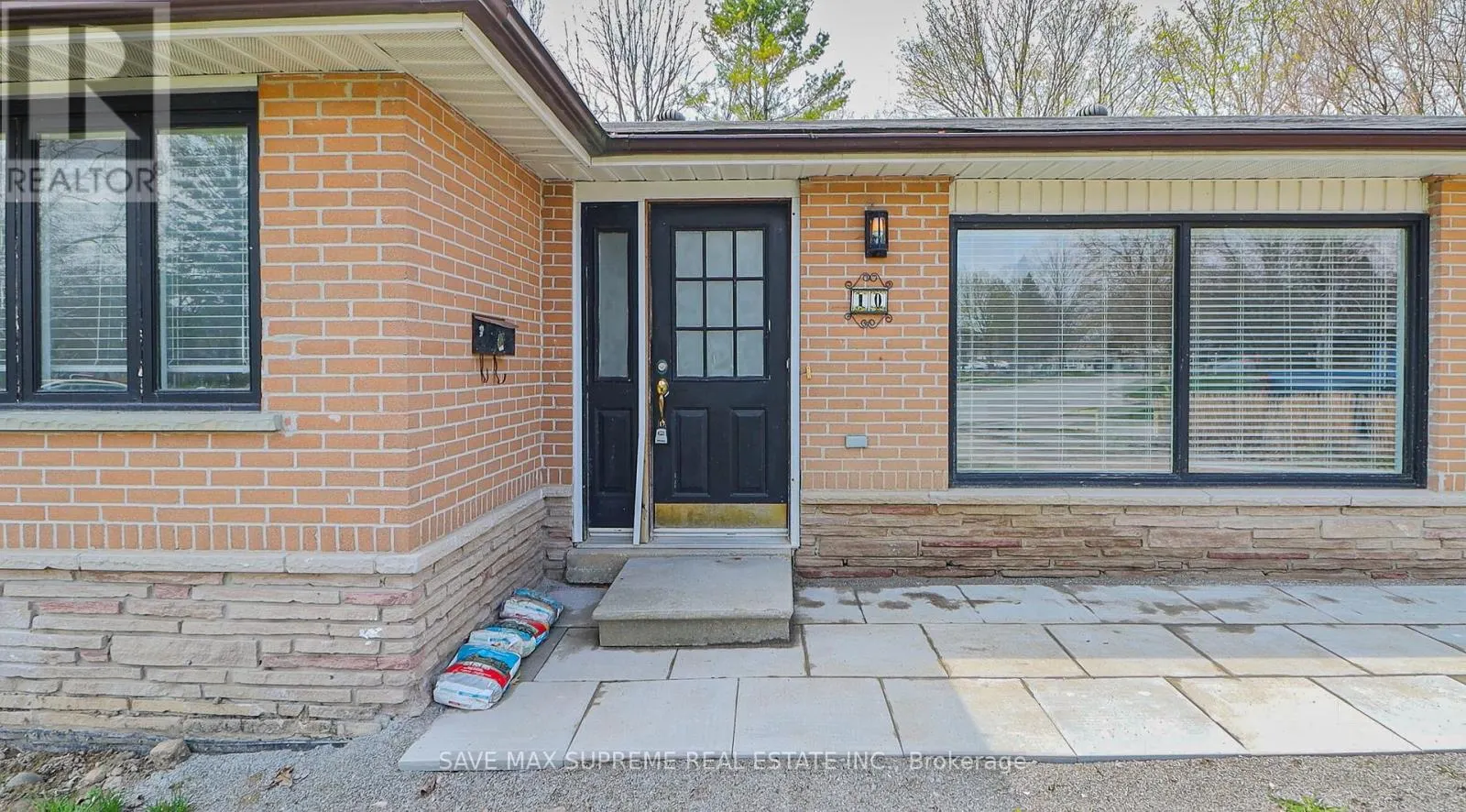 10 CURTISS COURT