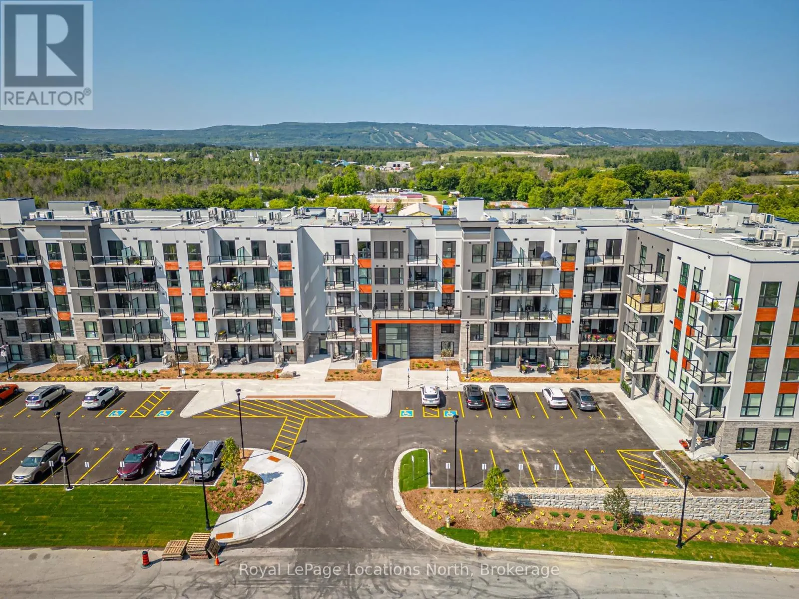 422 - 4 KIMBERLY LANE, #422