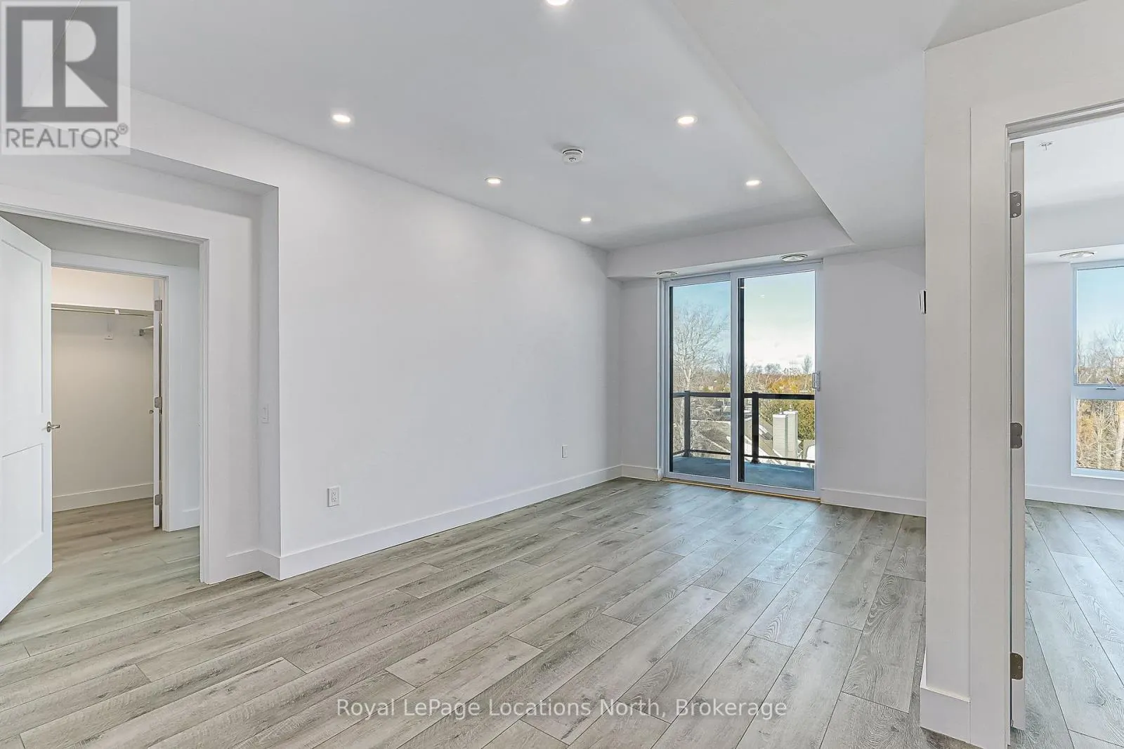 422 - 4 KIMBERLY LANE, #422