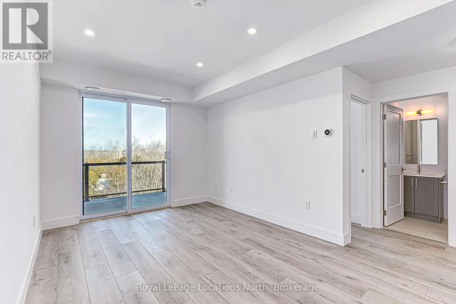 422 - 4 KIMBERLY LANE, #422