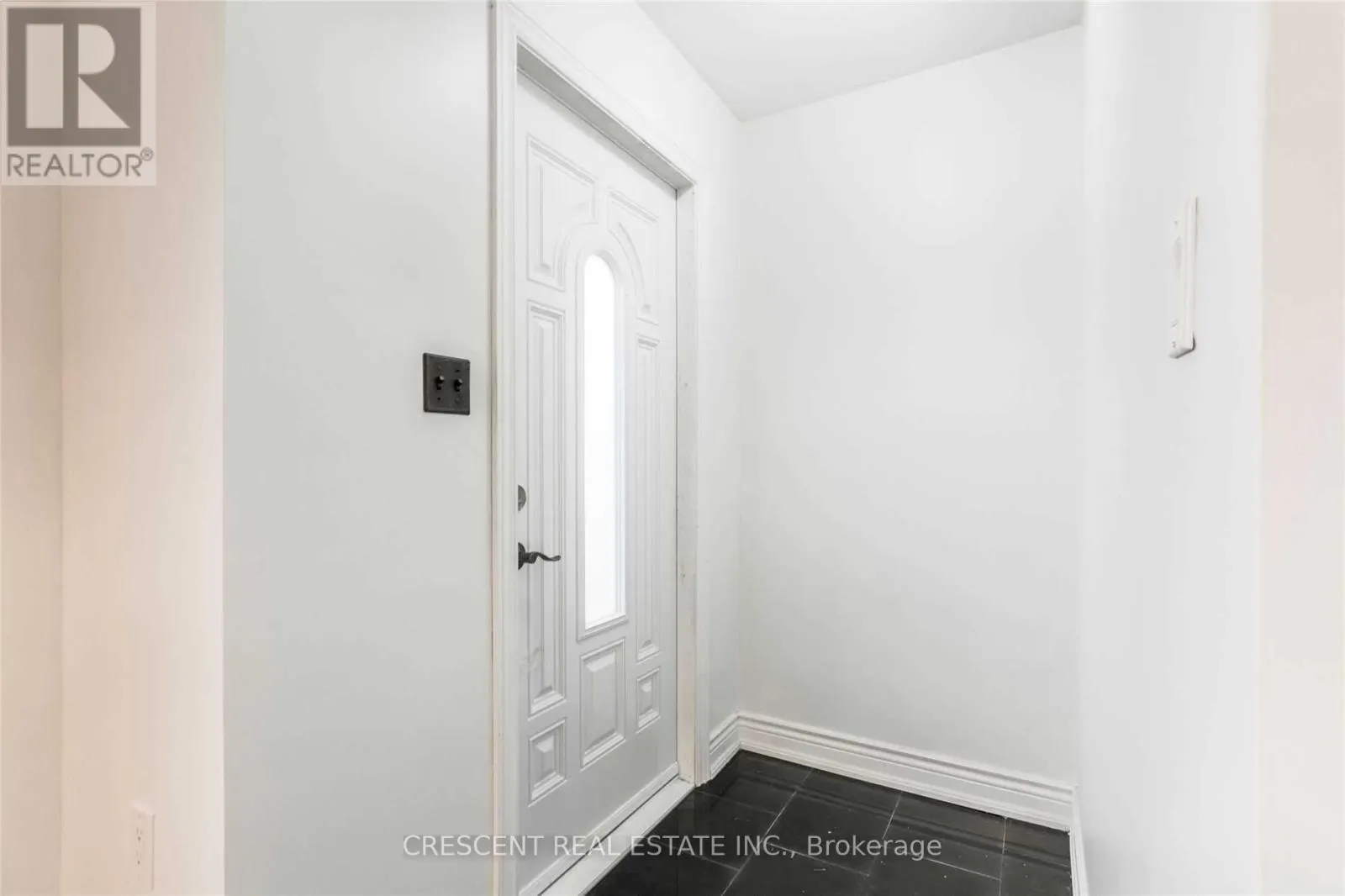 MAIN - 261 BARRIE ROAD