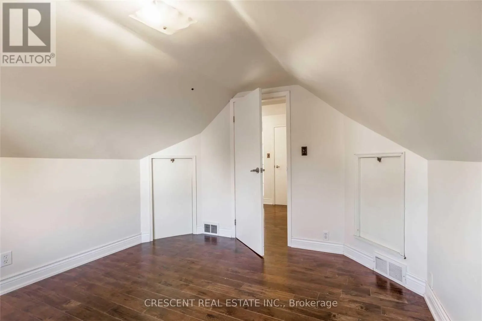 MAIN - 261 BARRIE ROAD