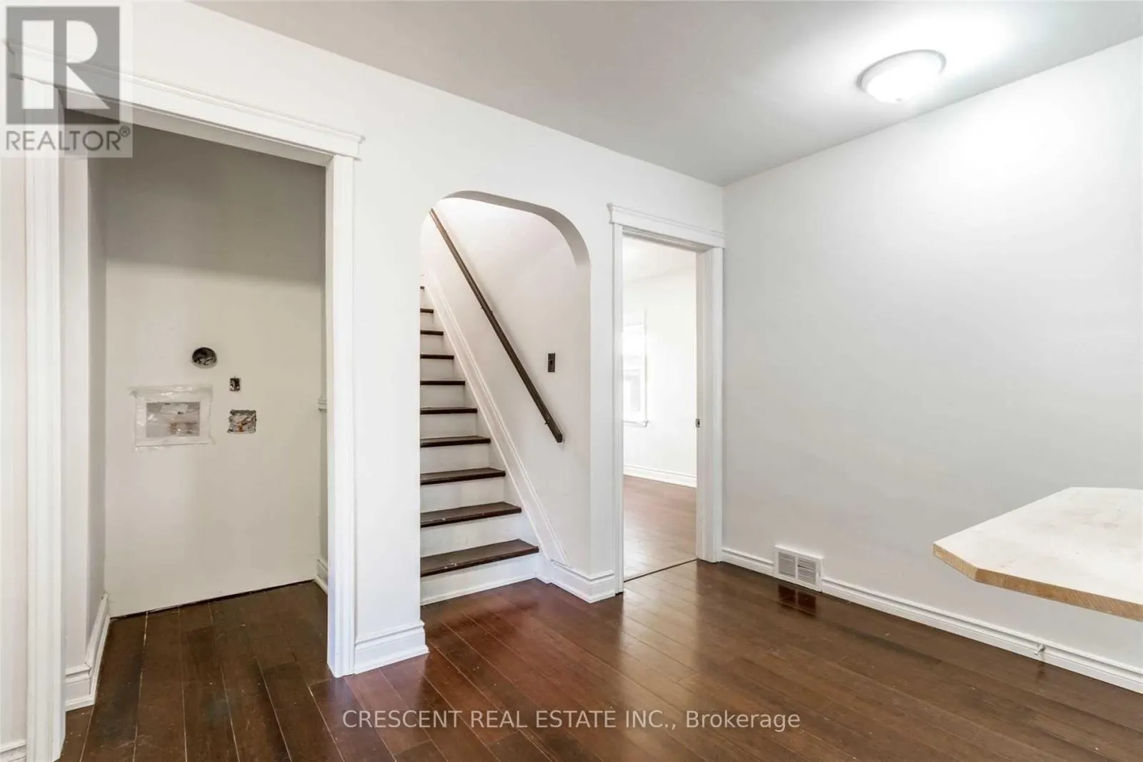 MAIN - 261 BARRIE ROAD