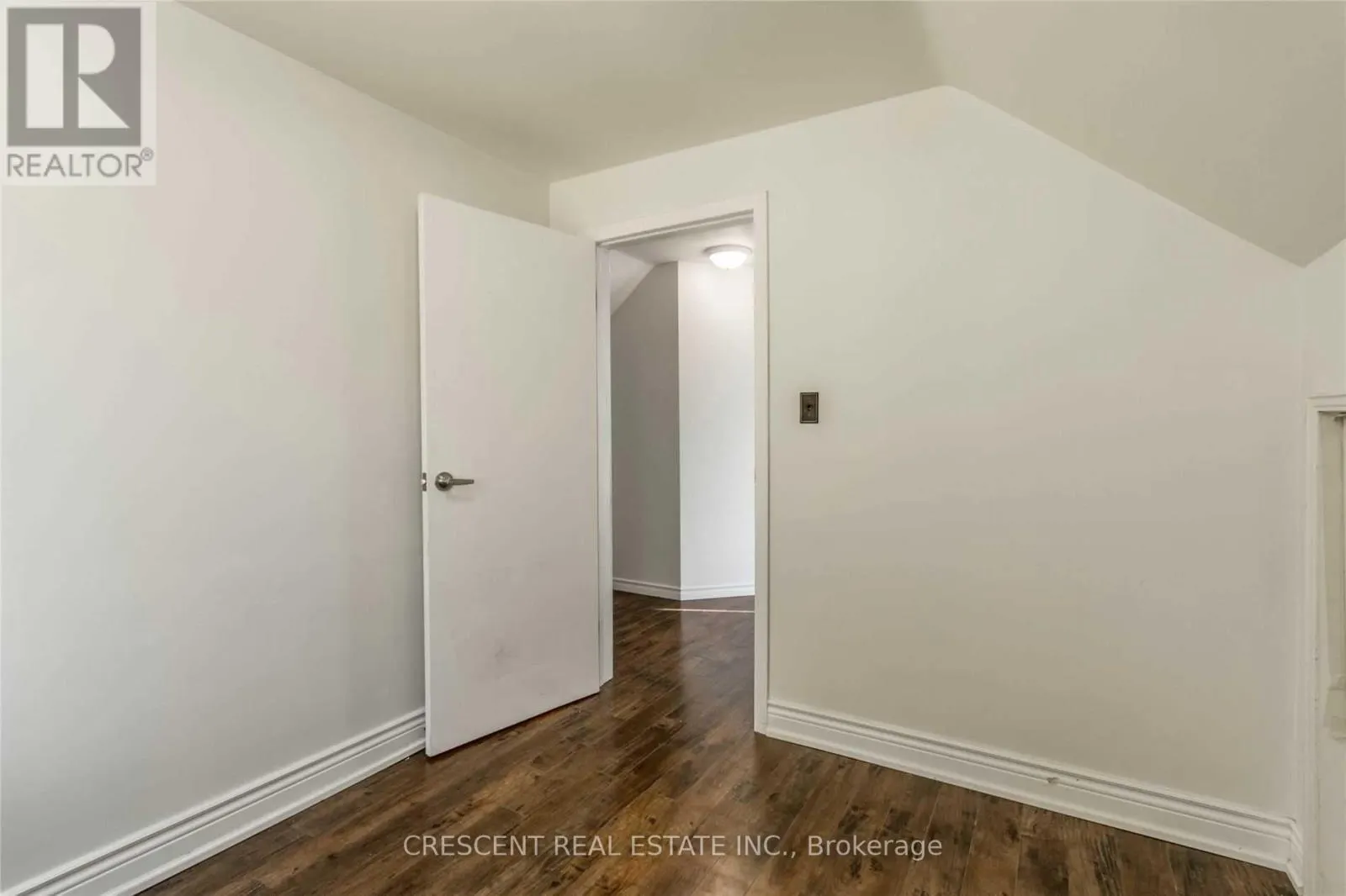 MAIN - 261 BARRIE ROAD