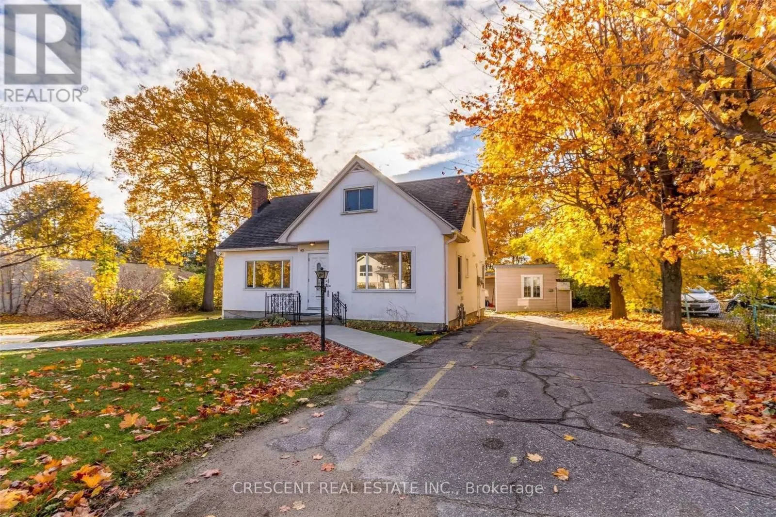 MAIN - 261 BARRIE ROAD