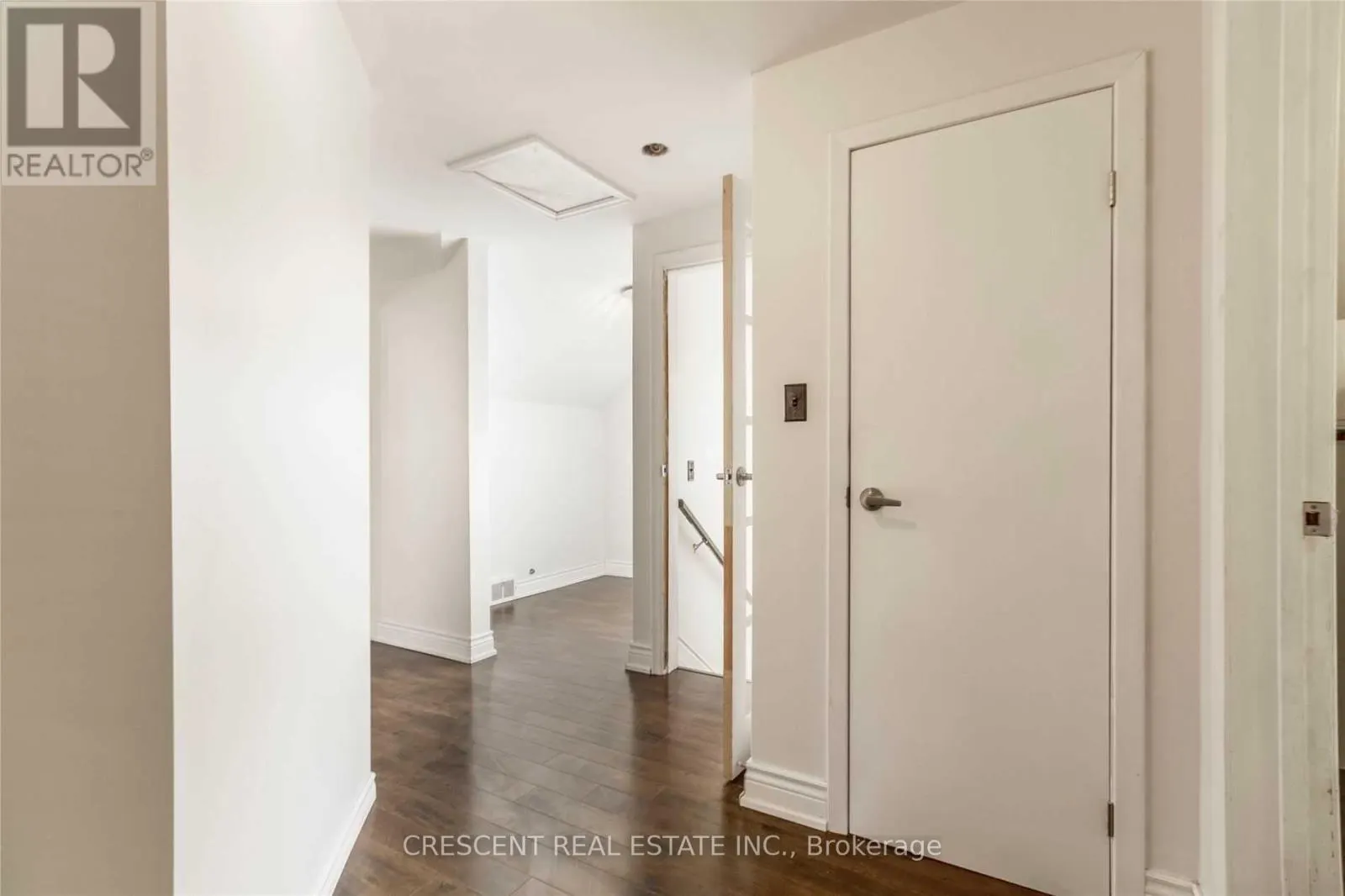 MAIN - 261 BARRIE ROAD