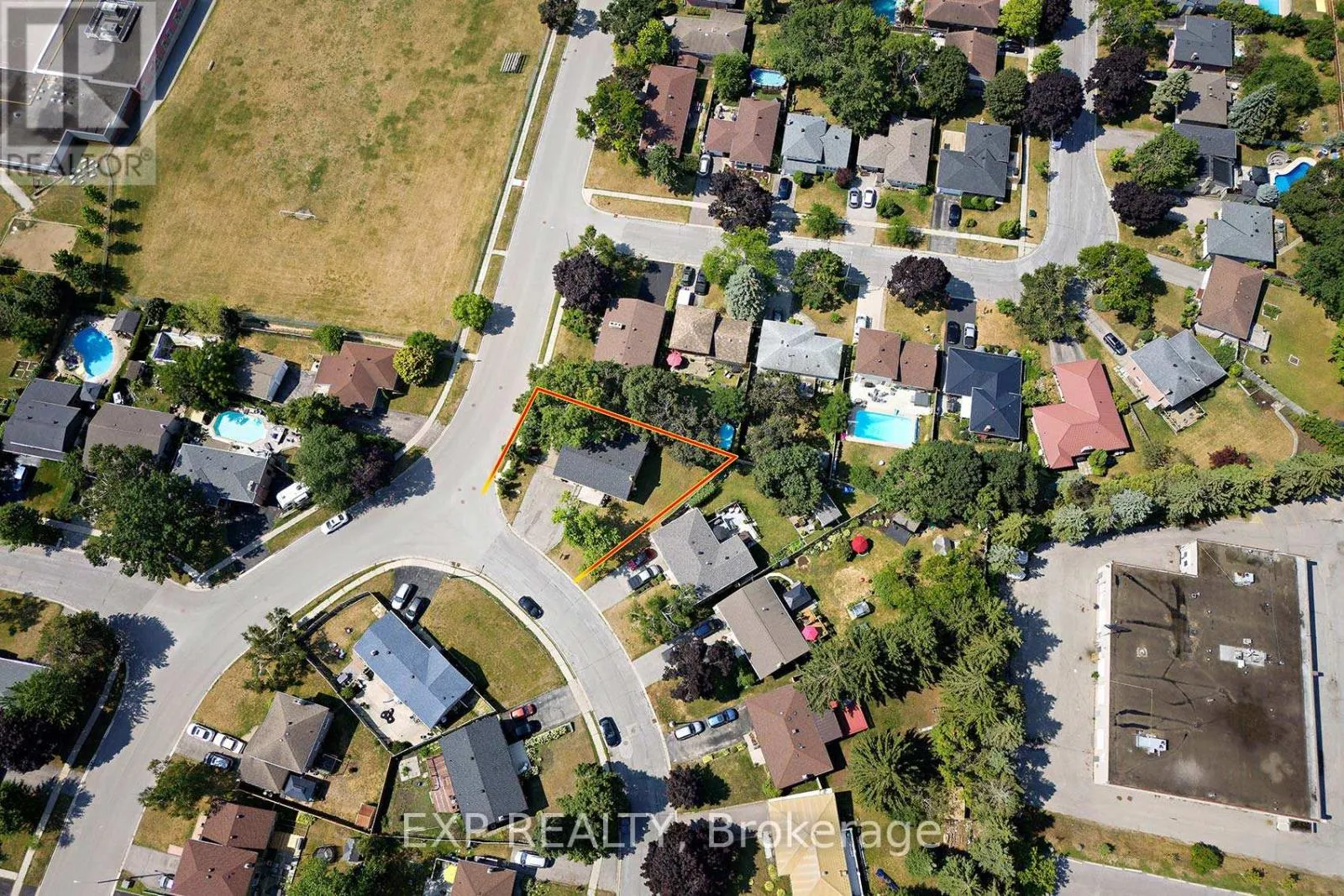 2 ROSLYN ROAD