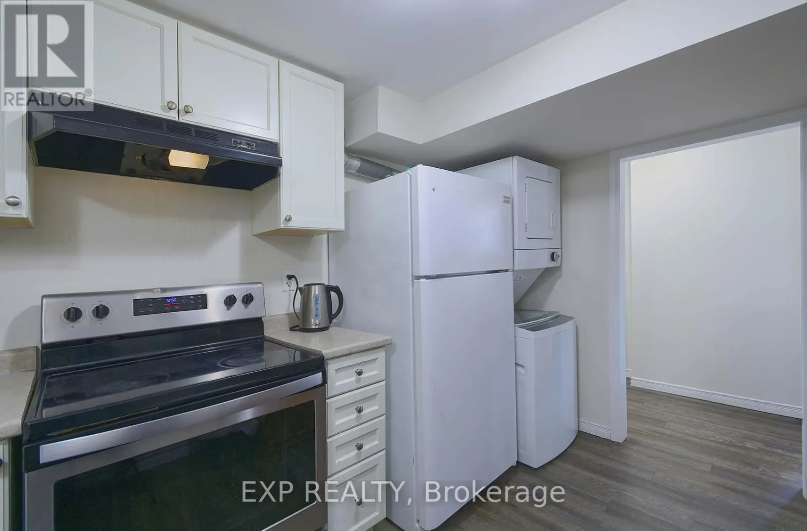 2 ROSLYN ROAD