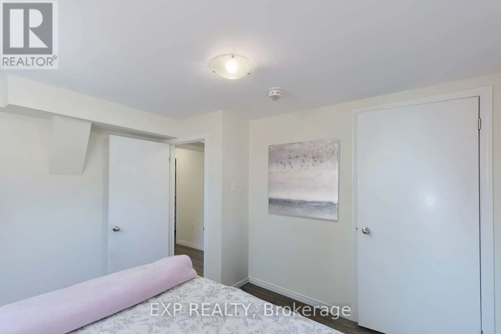 2 ROSLYN ROAD