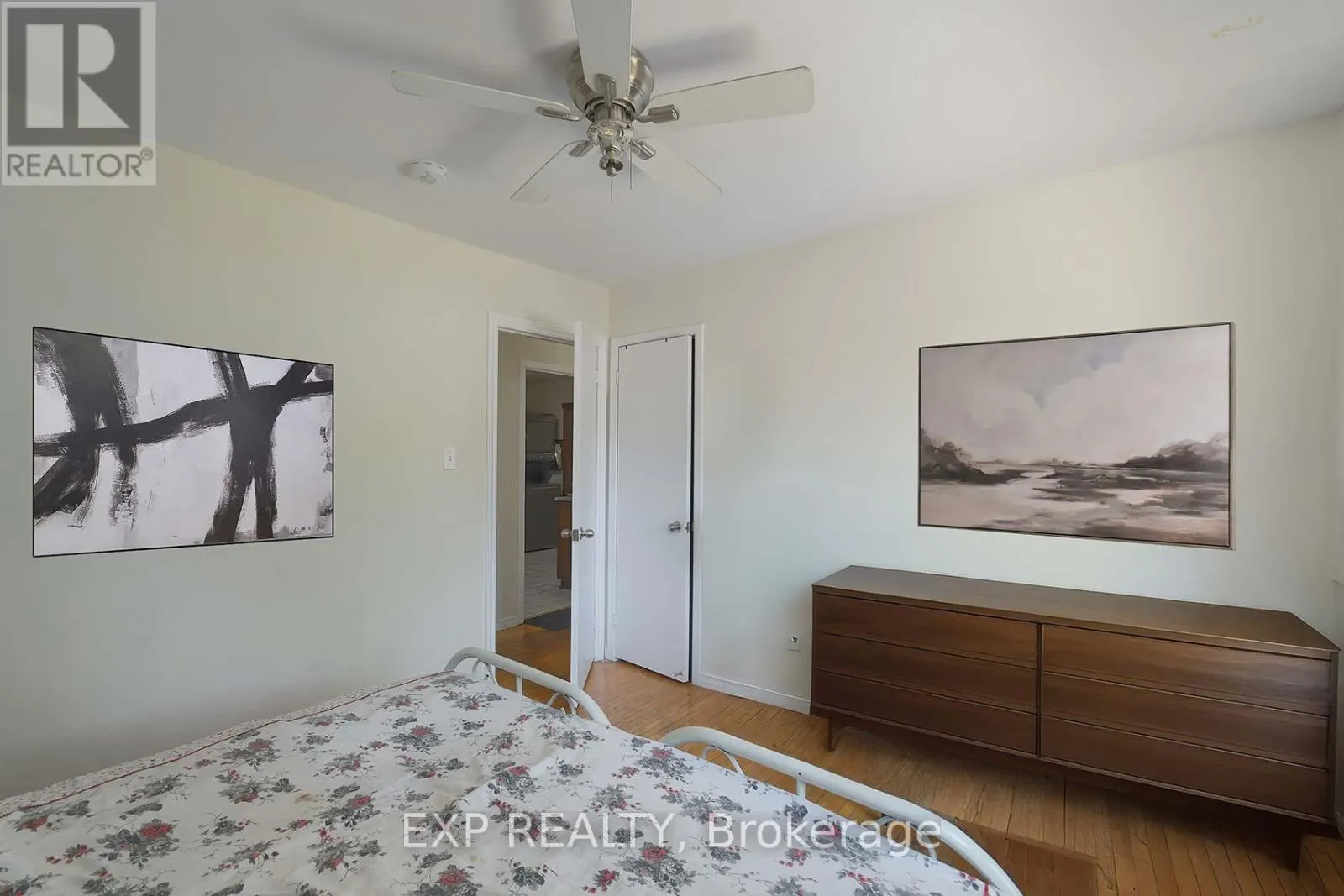 2 ROSLYN ROAD