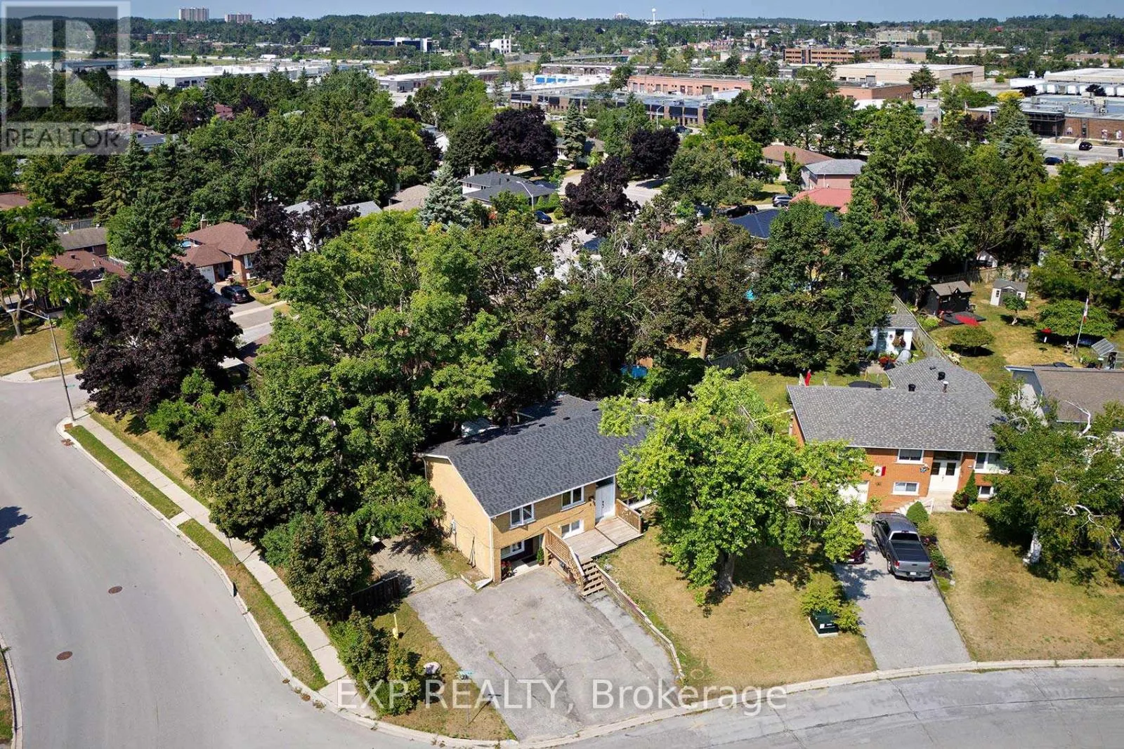 2 ROSLYN ROAD