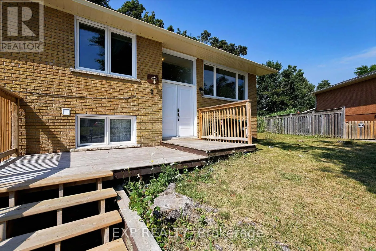 2 ROSLYN ROAD