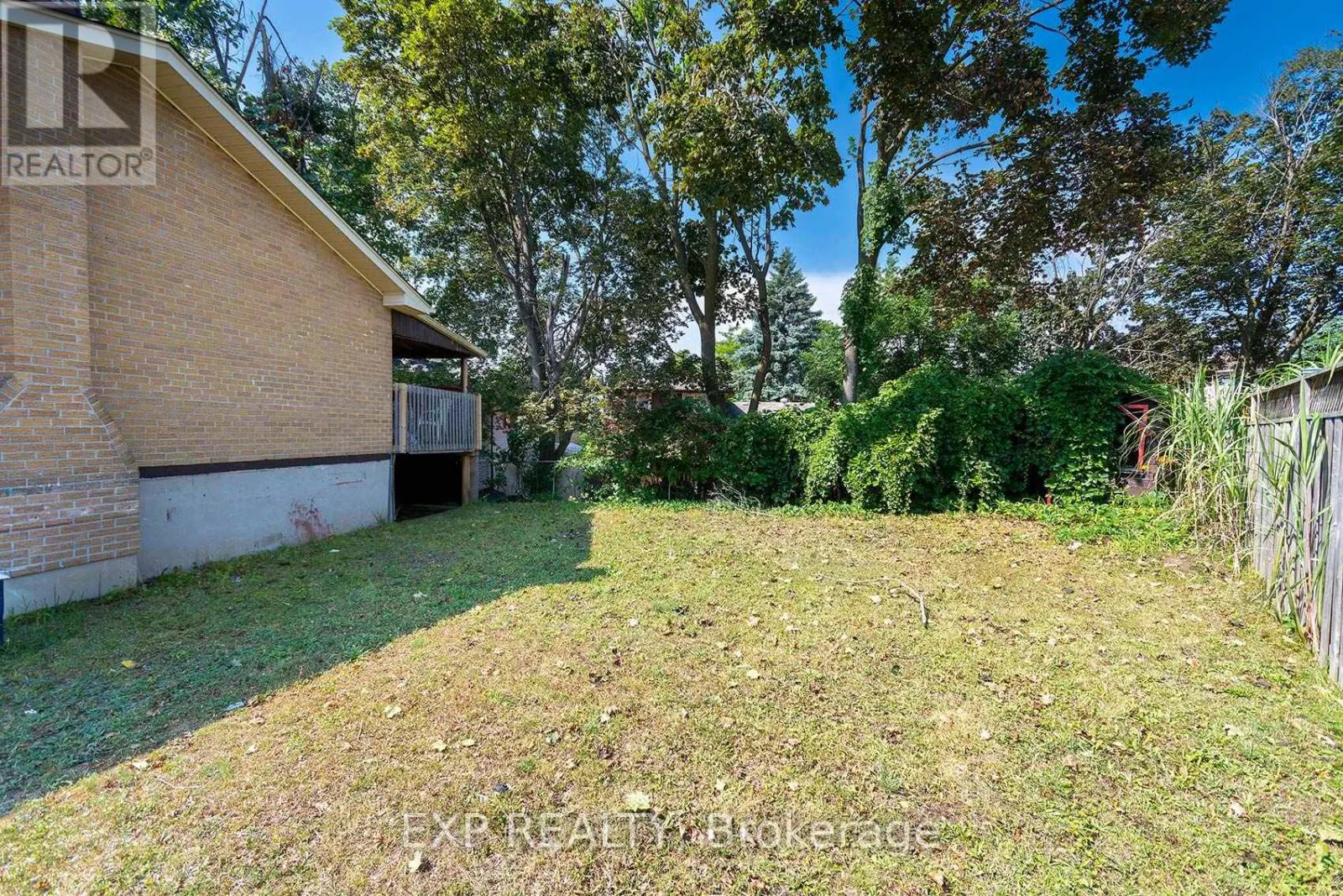 2 ROSLYN ROAD
