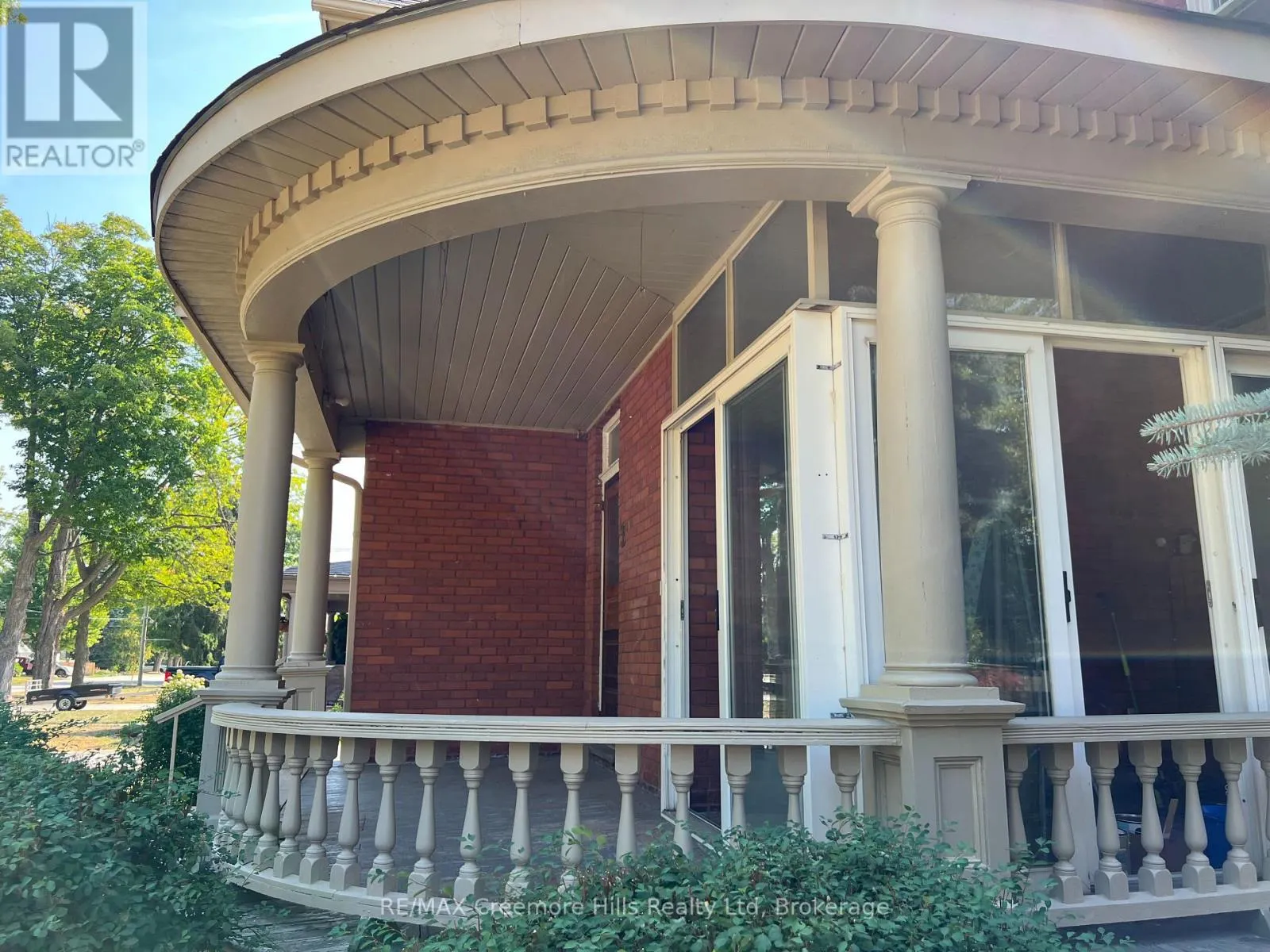 3 WELLINGTON STREET E