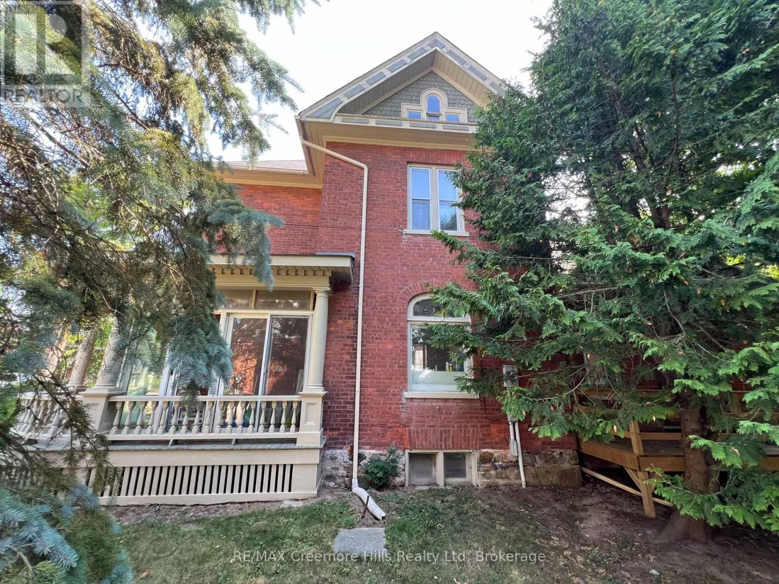 3 WELLINGTON STREET E