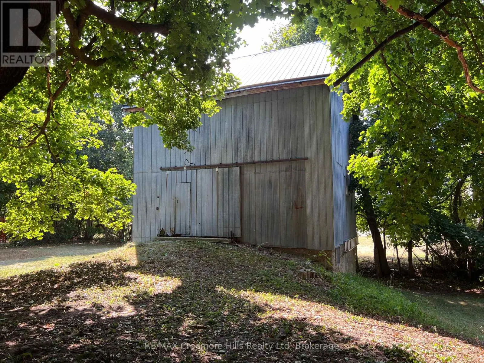 3 WELLINGTON STREET E