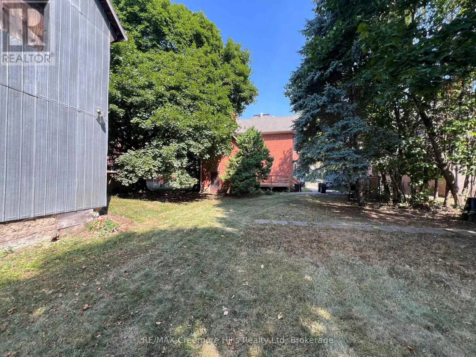 3 WELLINGTON STREET E