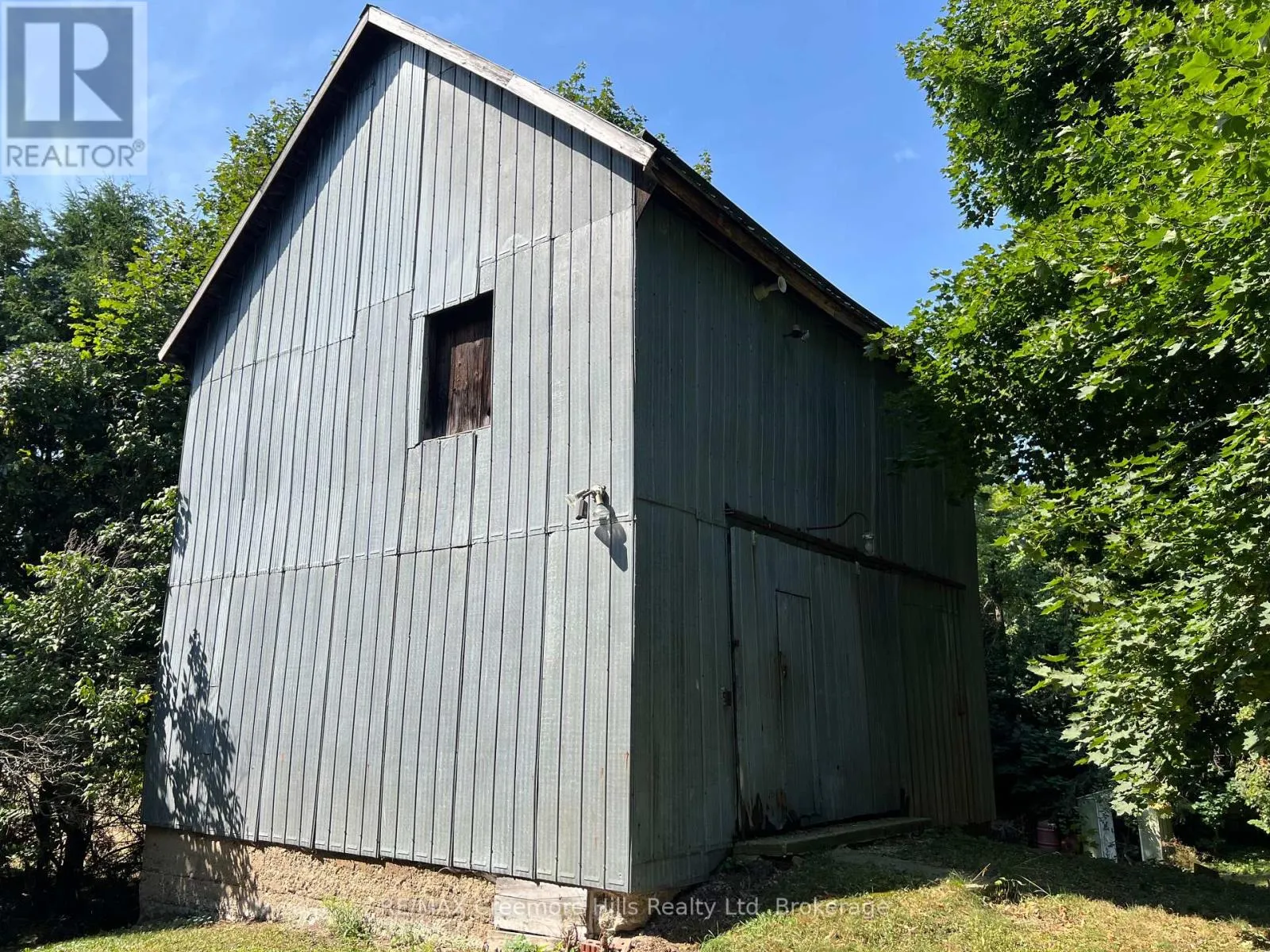 3 WELLINGTON STREET E