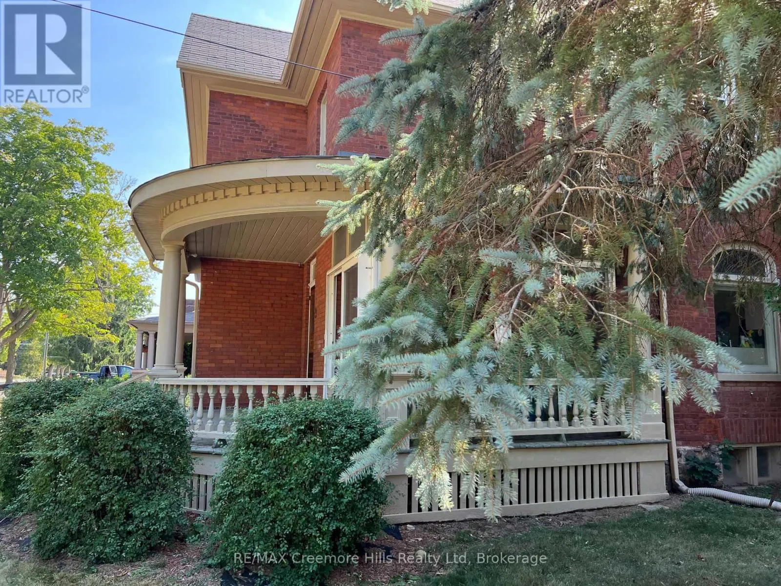 3 WELLINGTON STREET E