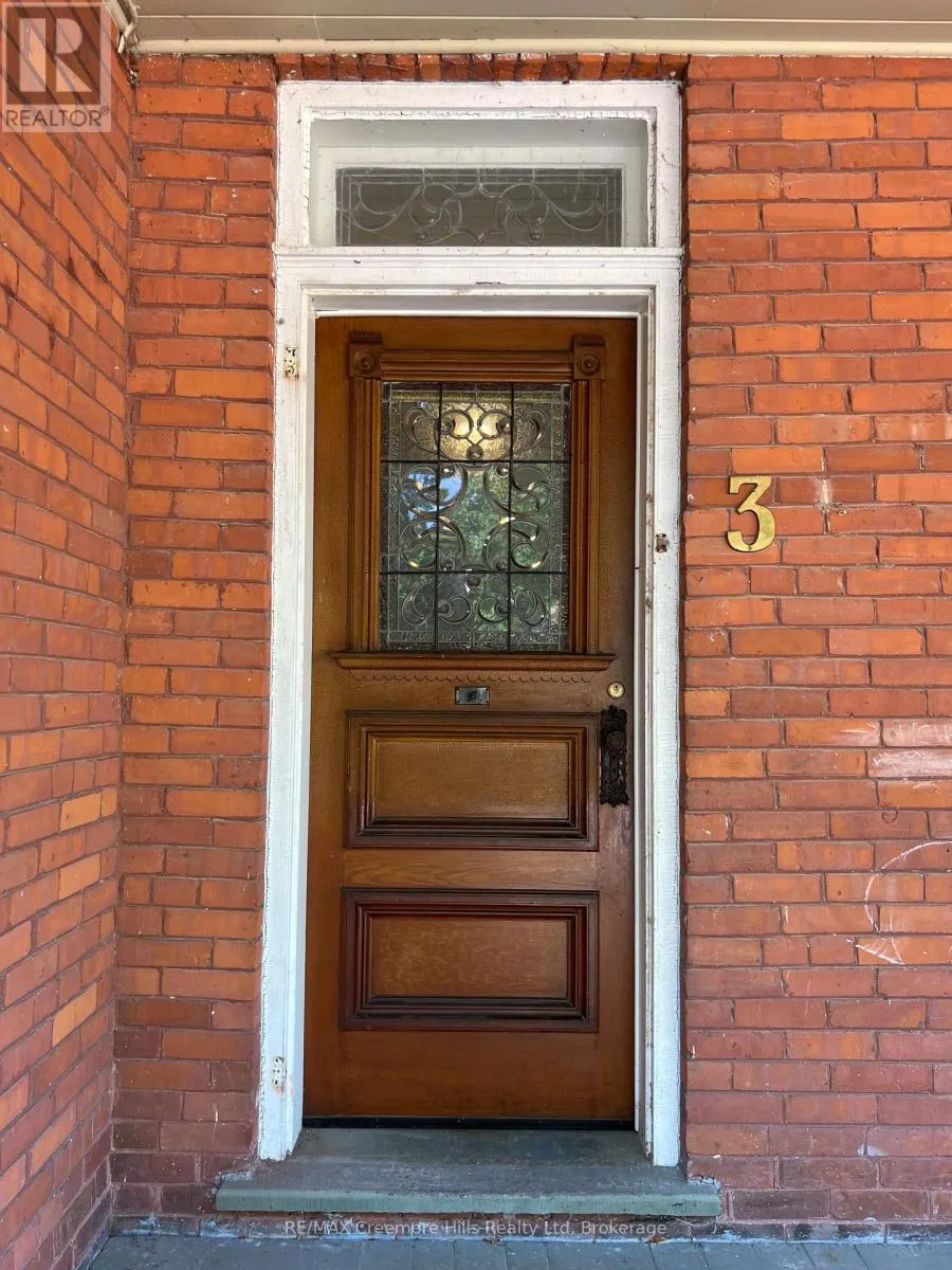 3 WELLINGTON STREET E