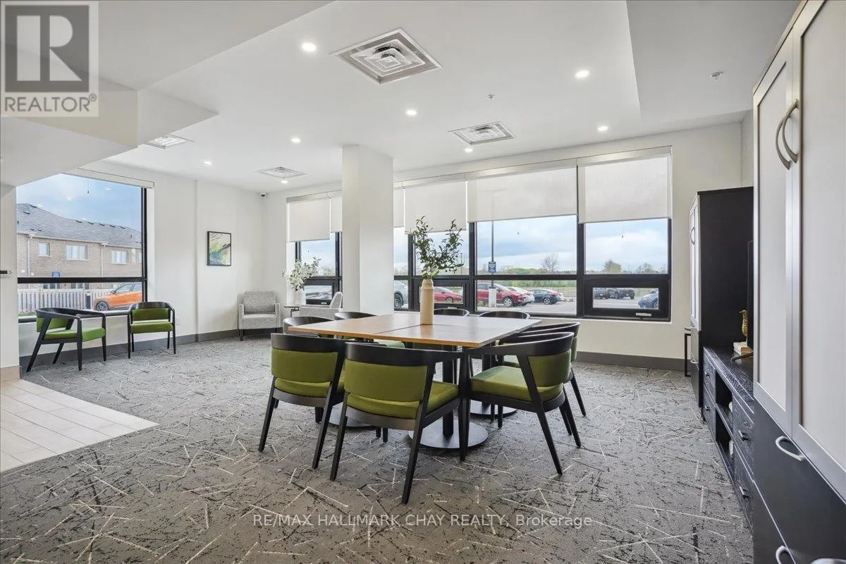 810 - 30 HANMER STREET W