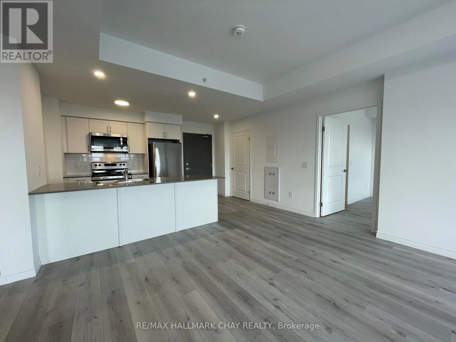 810 - 30 HANMER STREET W