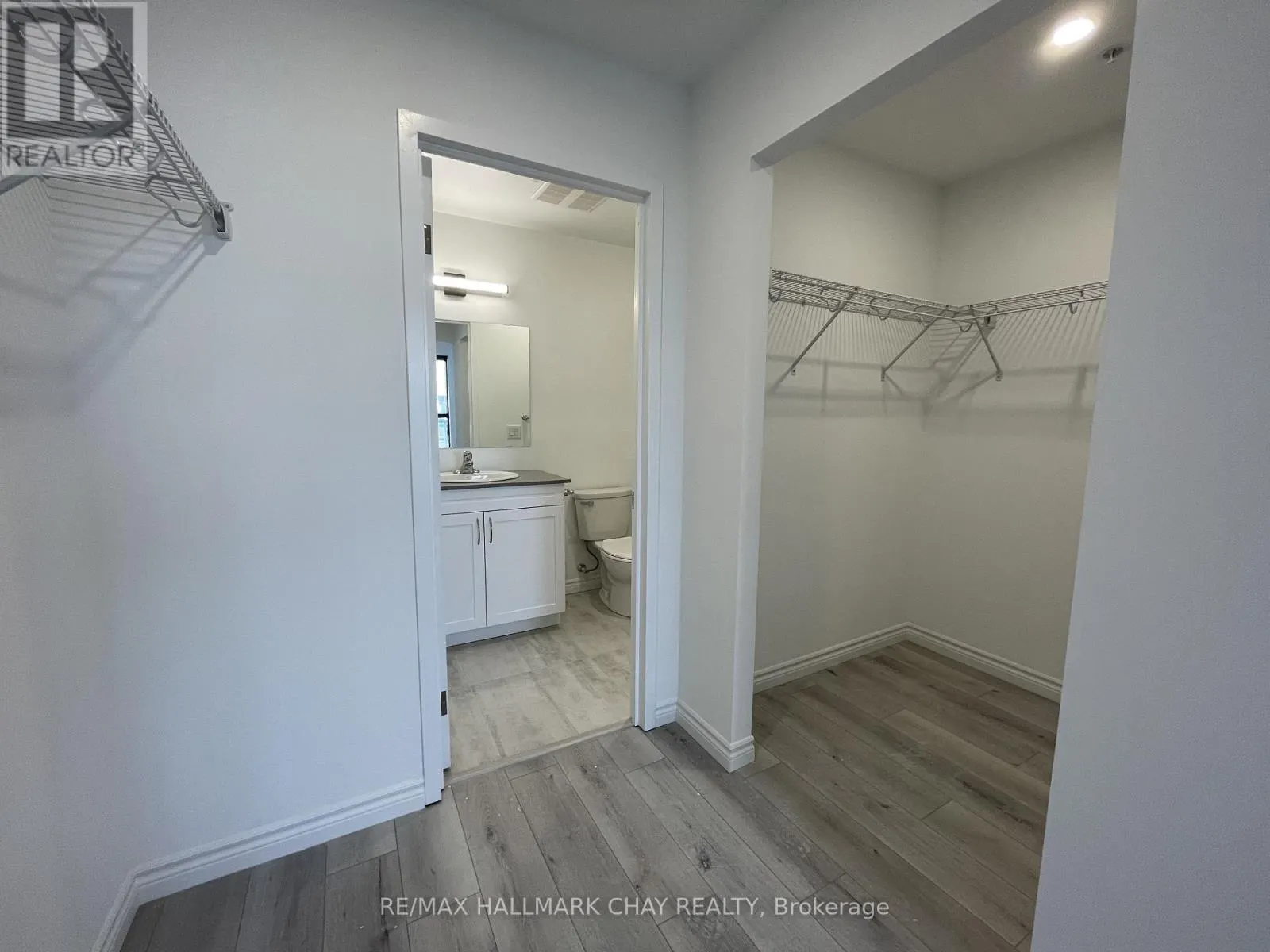 810 - 30 HANMER STREET W