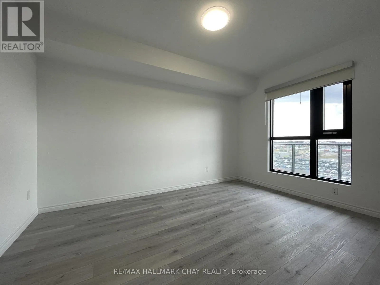 810 - 30 HANMER STREET W