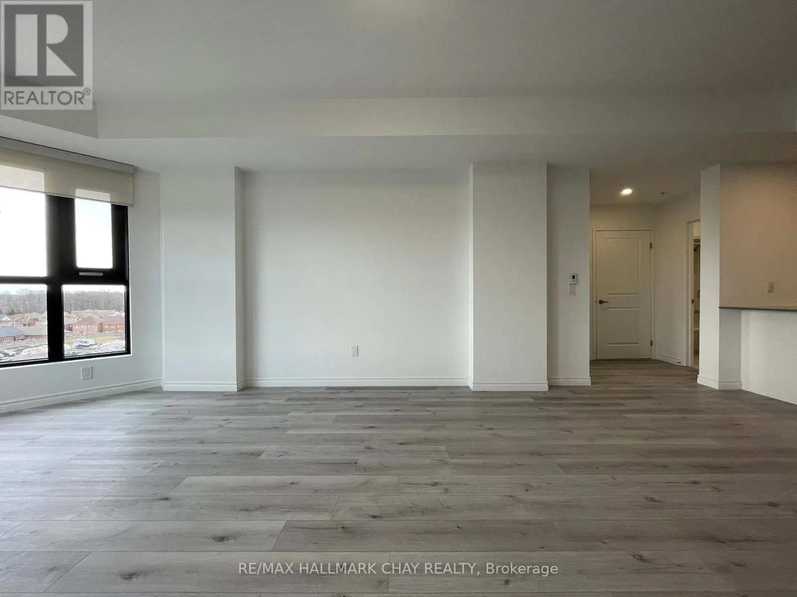 810 - 30 HANMER STREET W