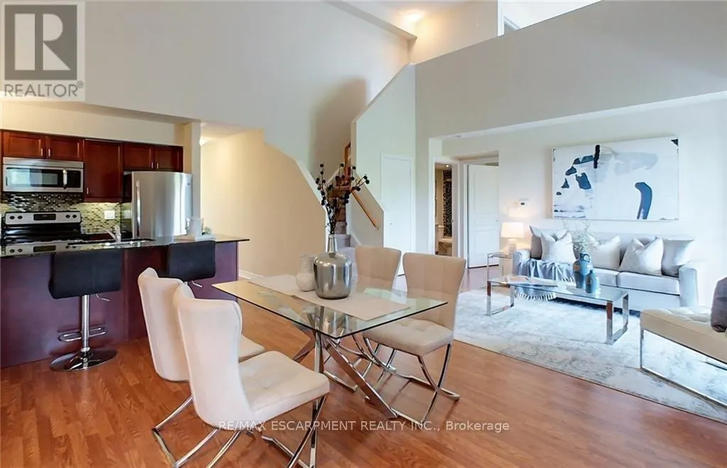 302 - 8 BRANDY LANE