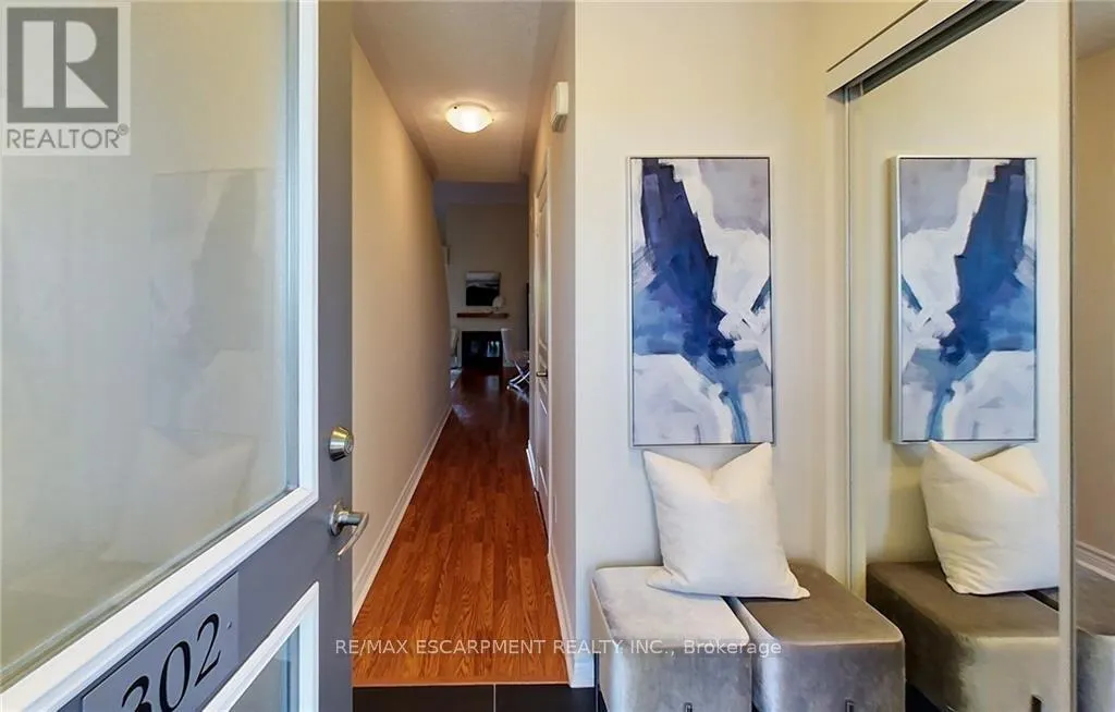 302 - 8 BRANDY LANE