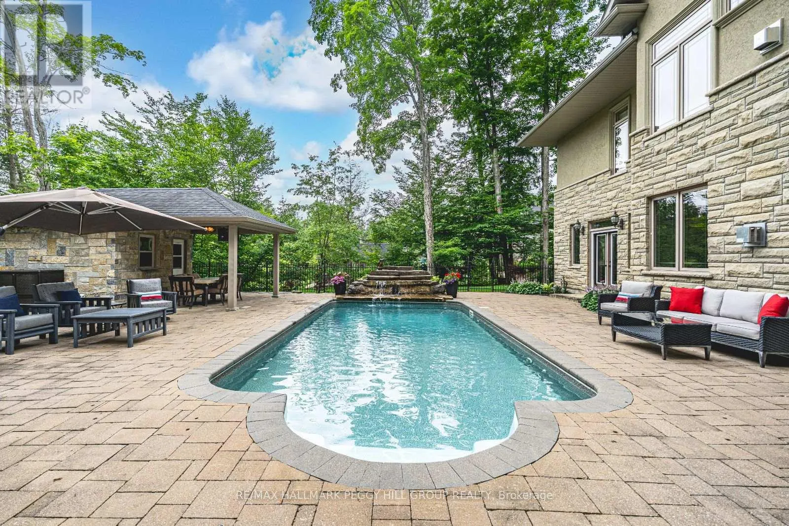 32 GALLAGHER CRESCENT