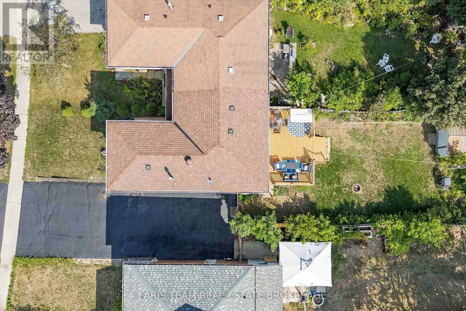 9 CHRISTIE CRESCENT