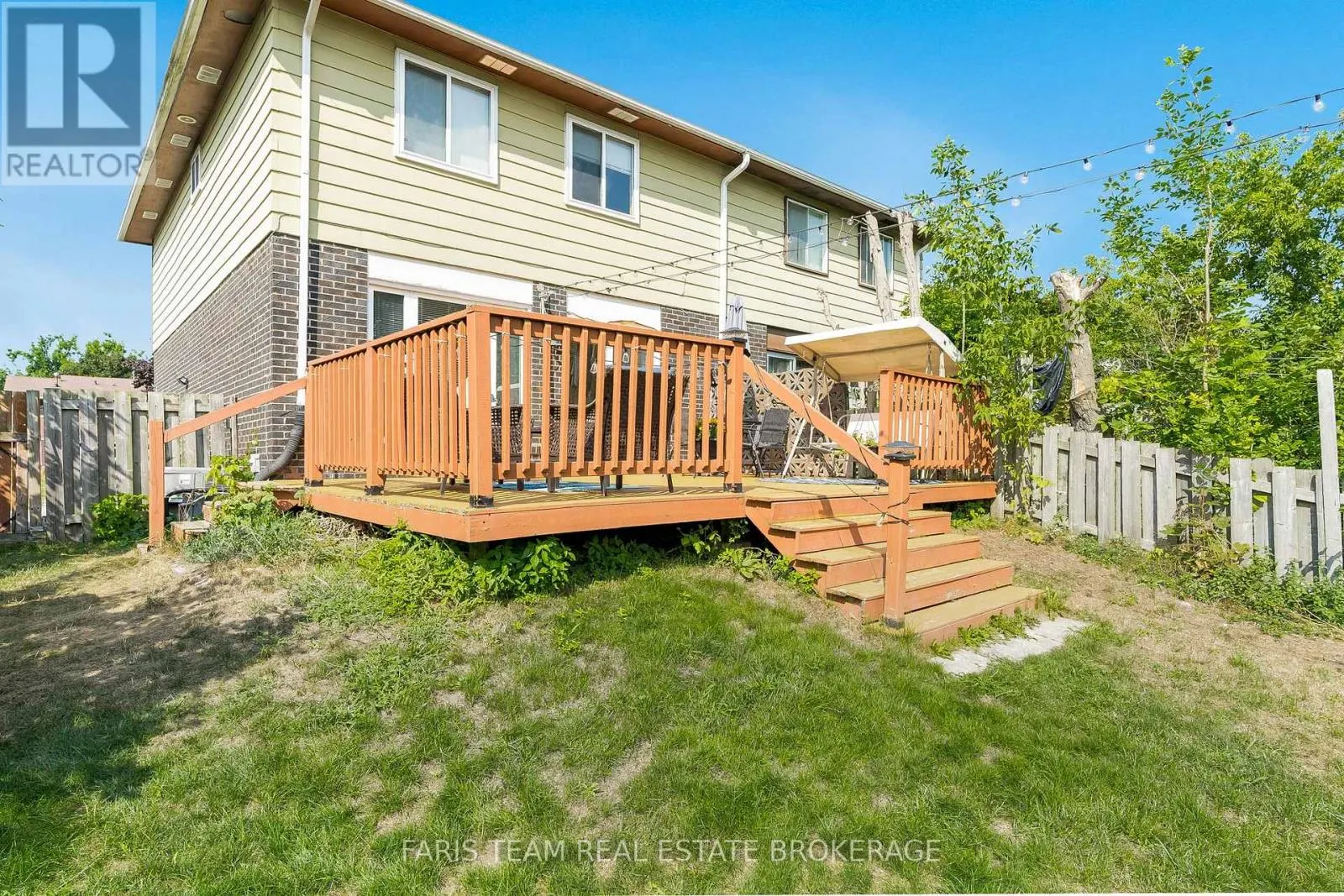 9 CHRISTIE CRESCENT