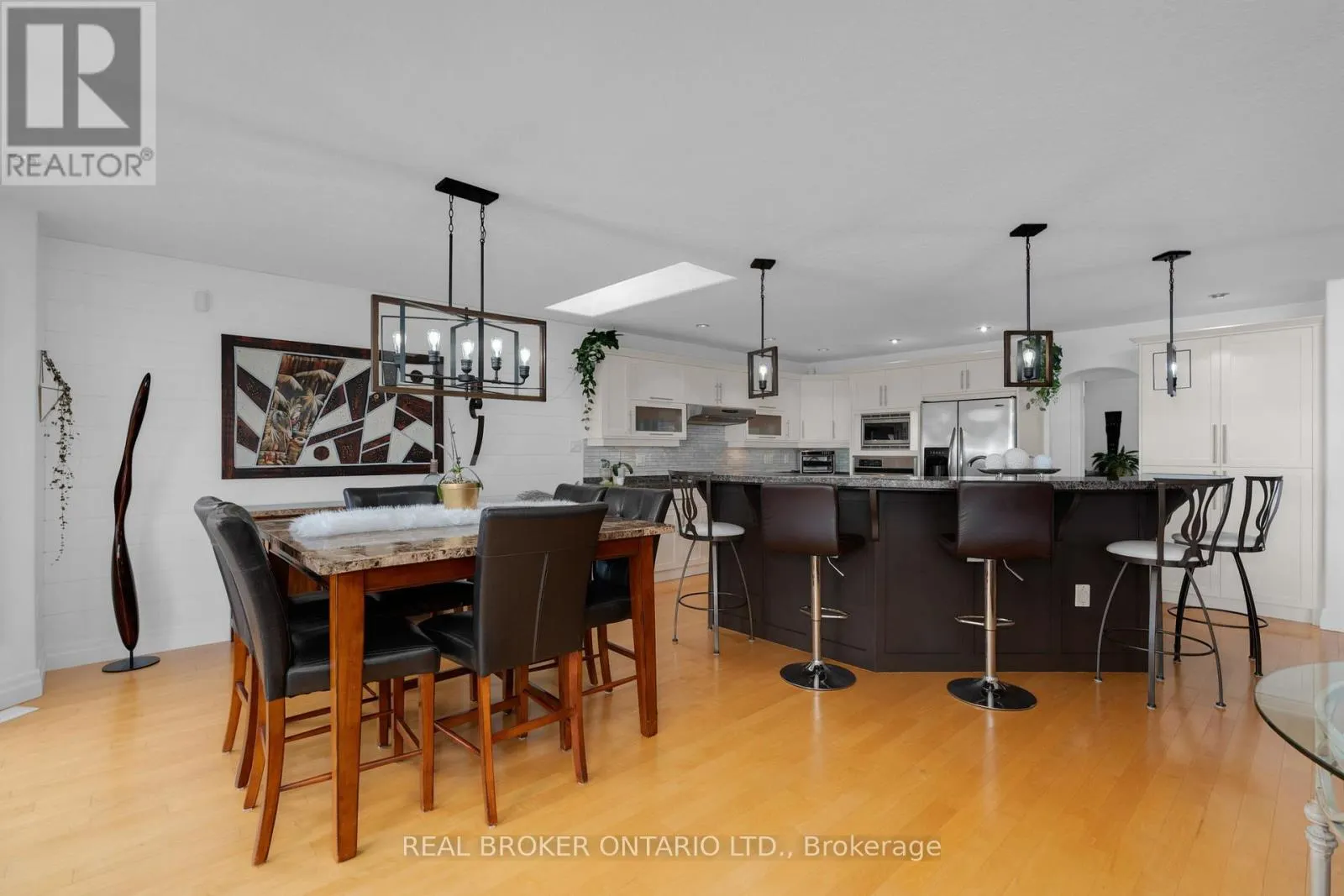 91 LAKESHORE ROAD W