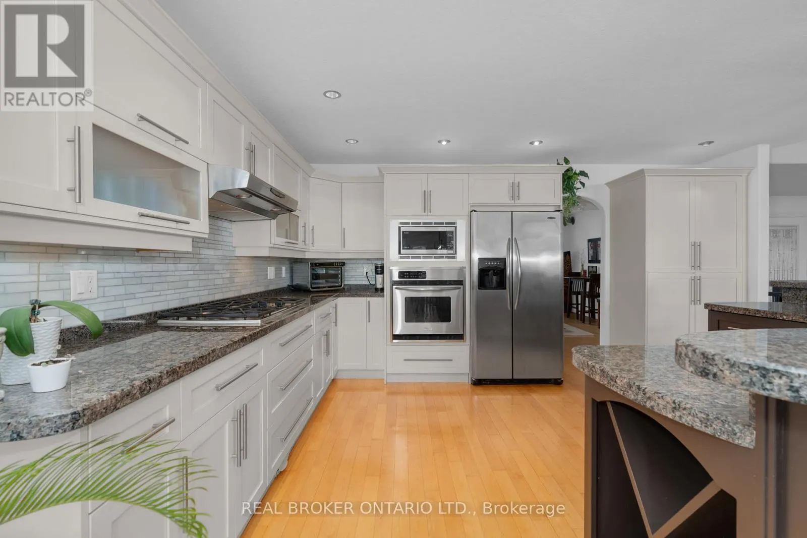 91 LAKESHORE ROAD W