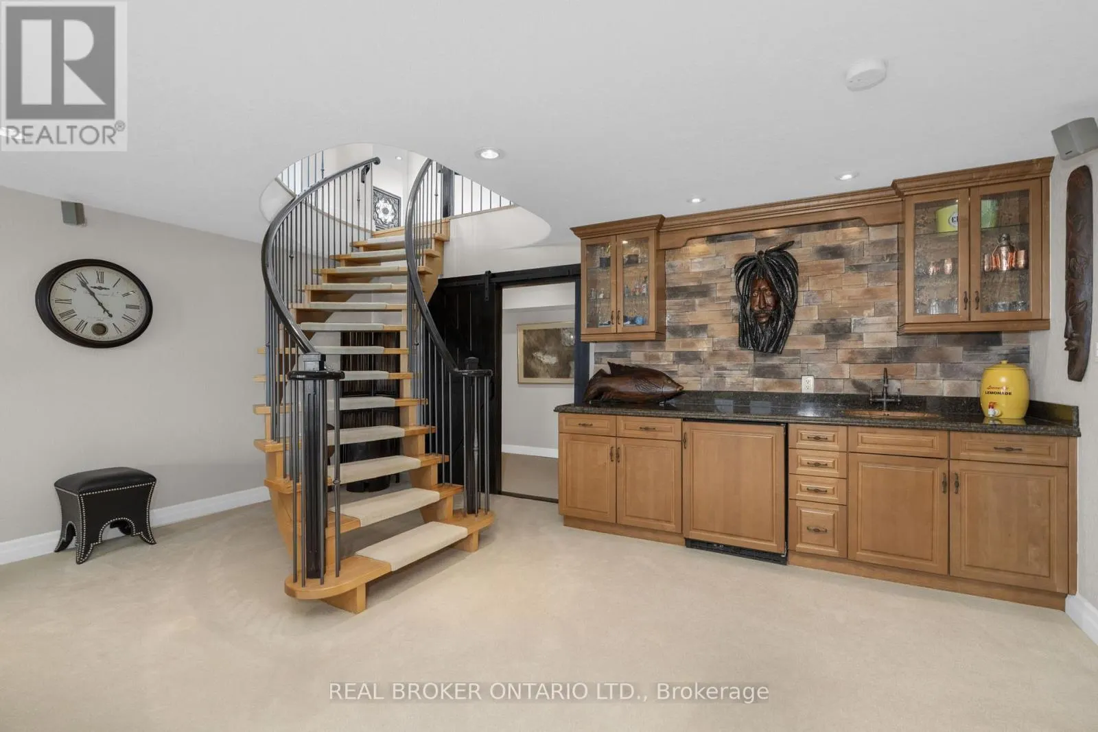 91 LAKESHORE ROAD W