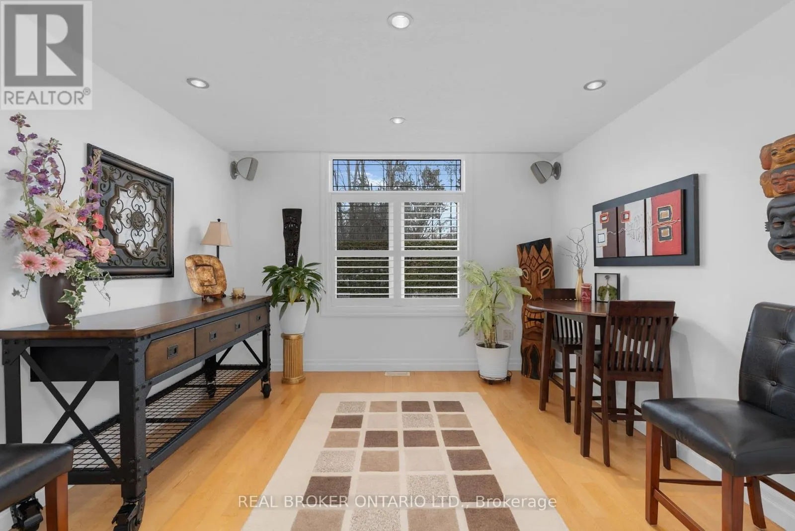 91 LAKESHORE ROAD W