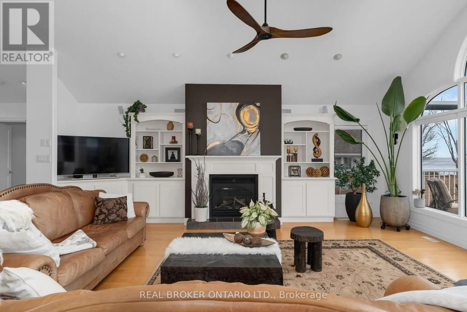 91 LAKESHORE ROAD W